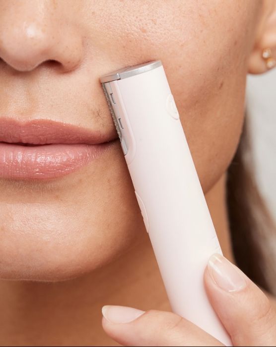 Dermaflash Mini Blush uređaj za uklanjanje dlačica oko usta